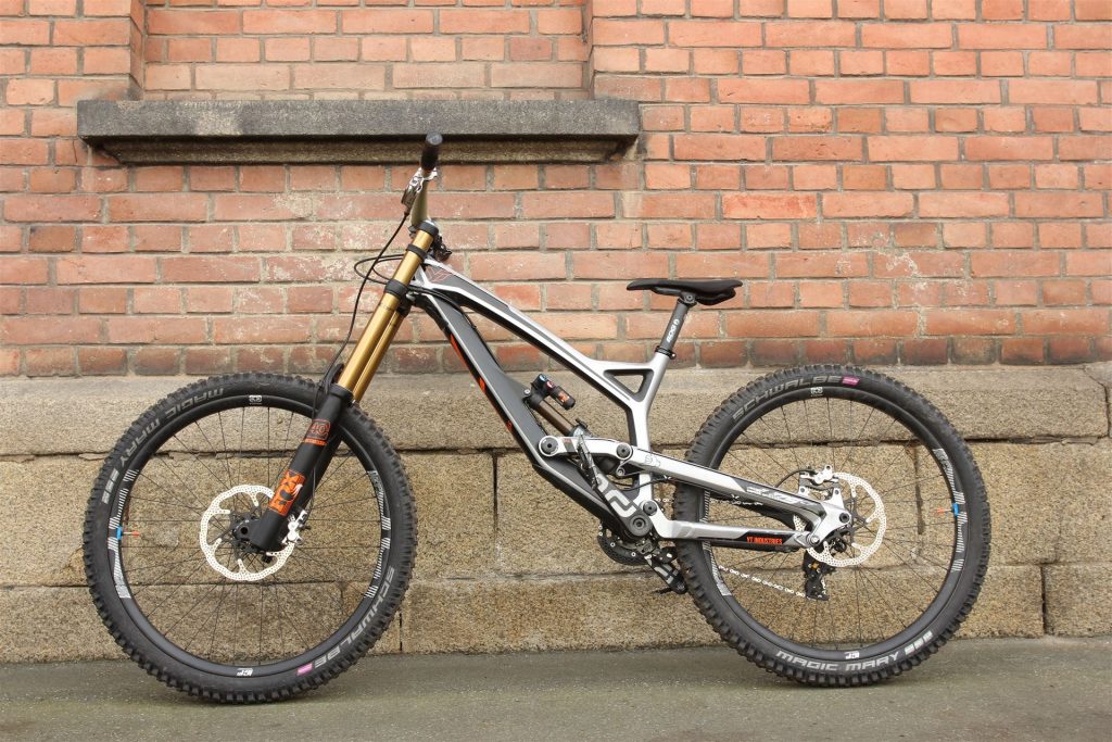 YT Industries CF Pro Race